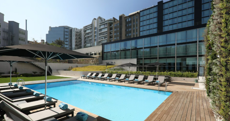 Hotel Iberostar Selection Lisboa | Portugal 2 Iberostar selection lisboa outdoor pool