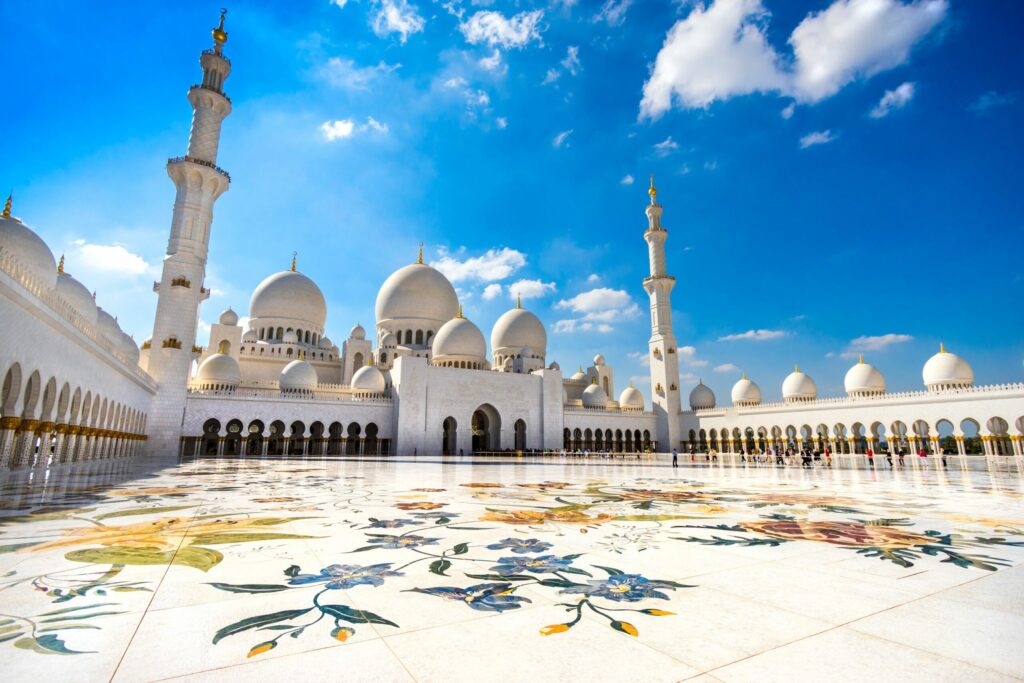 Emiraten | The magic of the seven Emirates 1 DXB HOE 1 scaled 1